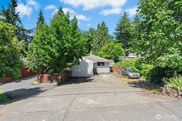 Property Photo: 7218 NE 155th Street WA 98028