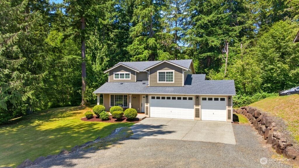 Property Photo: 6608 184th Drive SE WA 98290