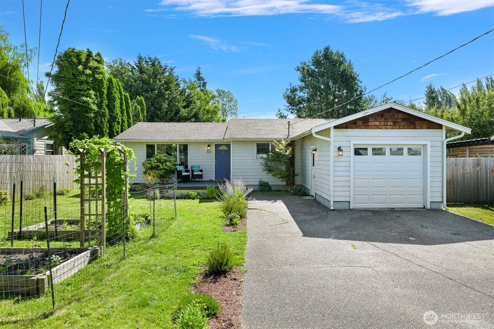 Property Photo:  3112  Greenwood Avenue  WA 98225 