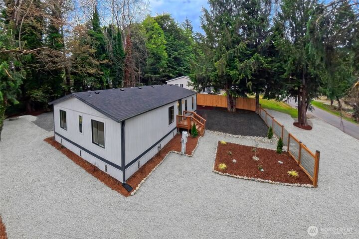 Property Photo:  11 NE Davey Jones Court  WA 98528 