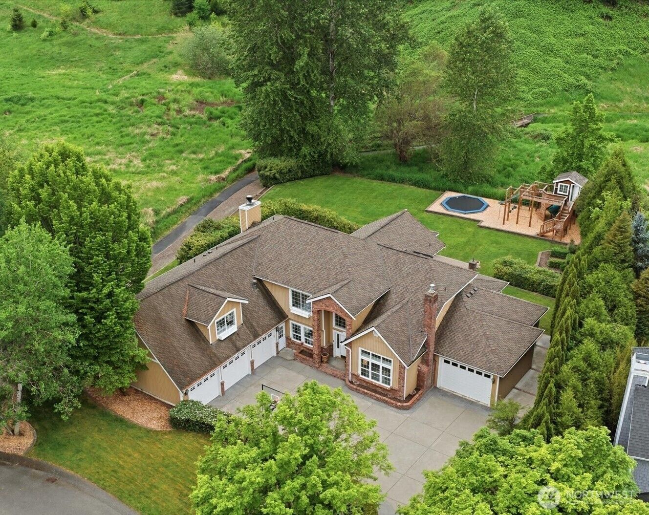 Property Photo: 4511 238th Place SE WA 98029