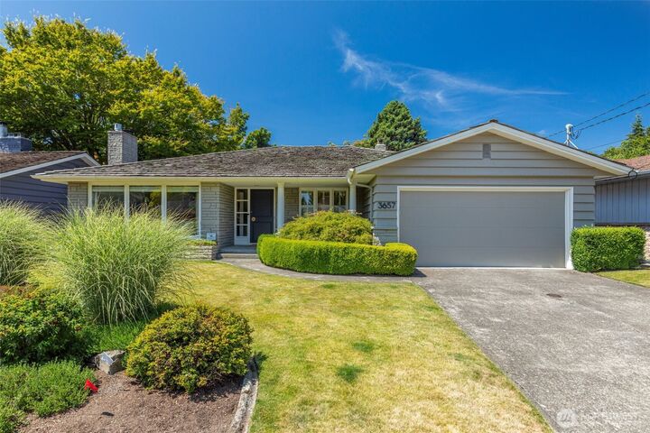 Property Photo:  3657 W Viewmont Way W  WA 98199 