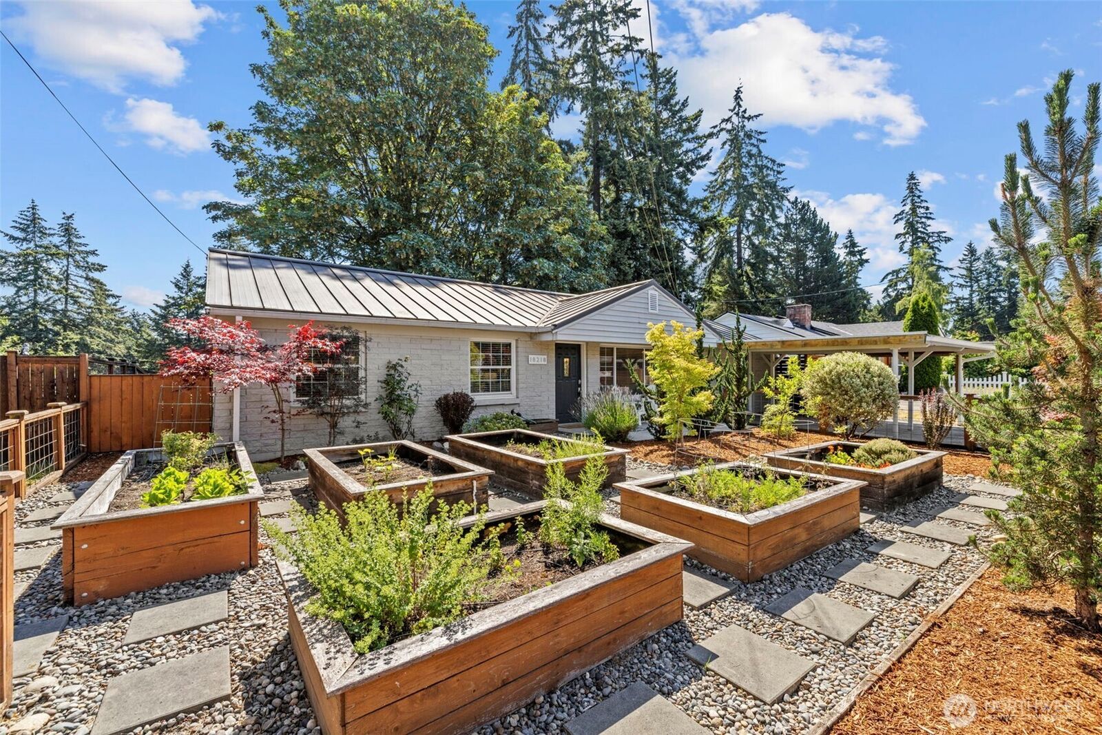 Property Photo: 18218 Palatine Avenue N WA 98133