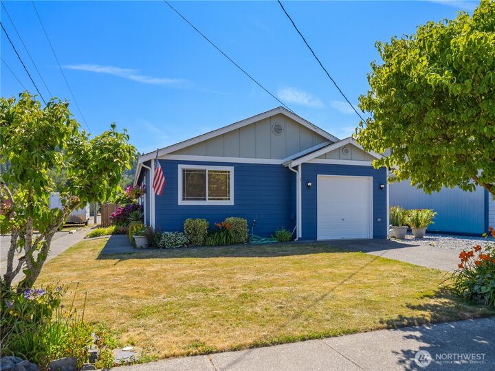 Property Photo:  402  Factory Street SE  WA 98360 