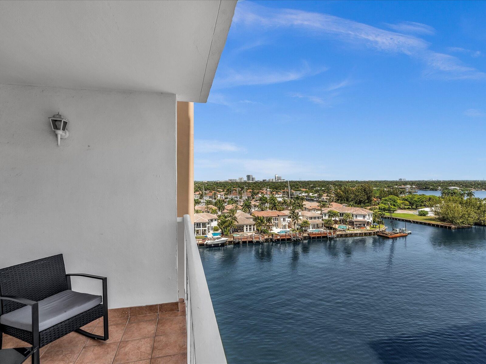 Property Photo:  1410 S Ocean Drive 1103  FL 33019 