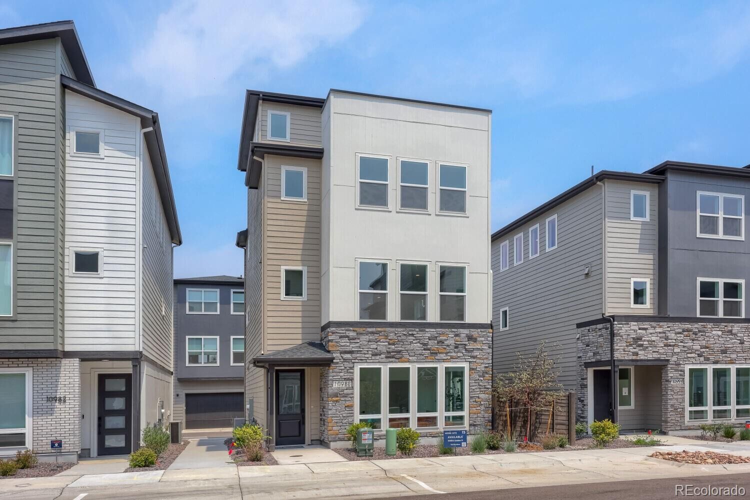 Property Photo:  10988 E Geddes Place  CO 80112 