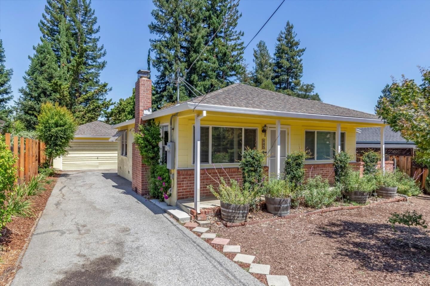 Property Photo:  825 Terrace Drive  CA 94024 