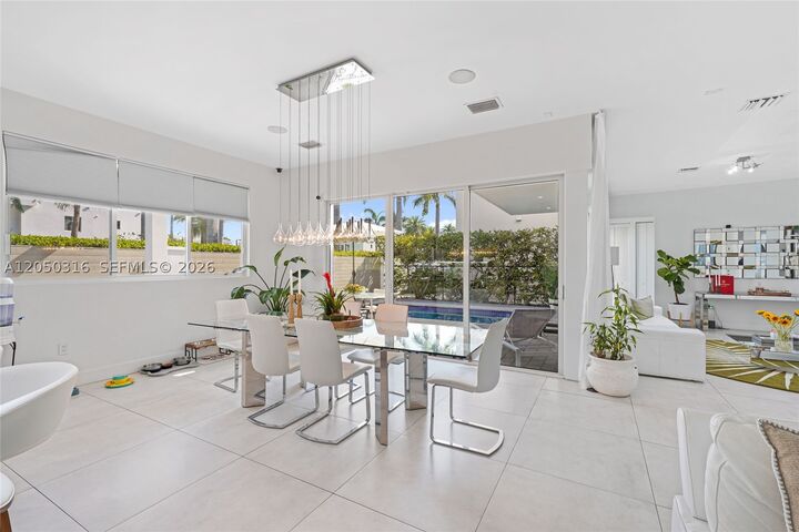 Property Photo:  7515 NW 99th Ave  FL 33178 