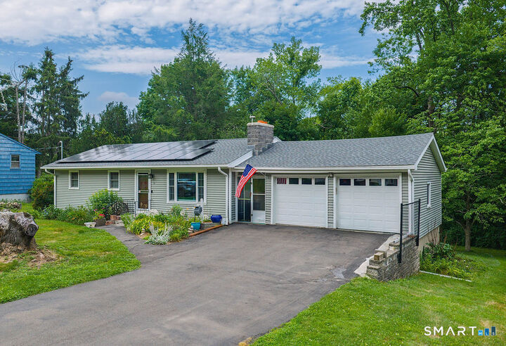Property Photo:  11 Jeffrey Lane  CT 06405 