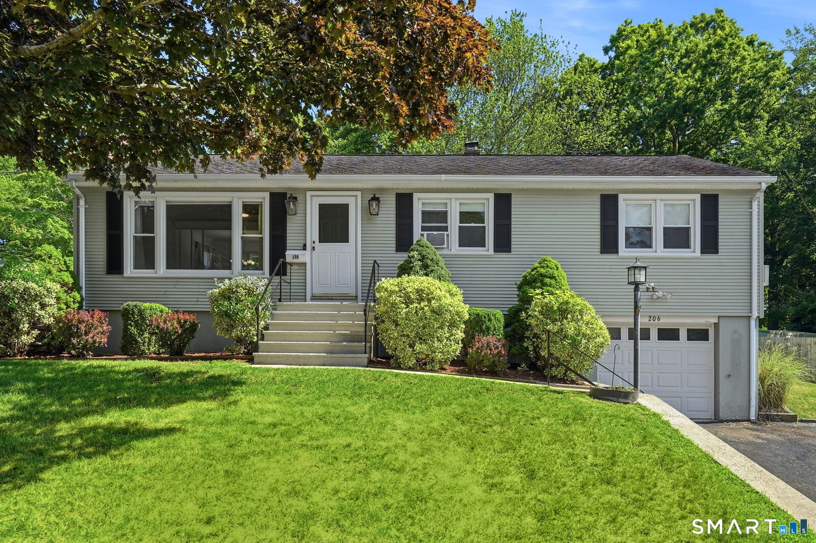 Property Photo: 206 Beatrice Drive CT 06516