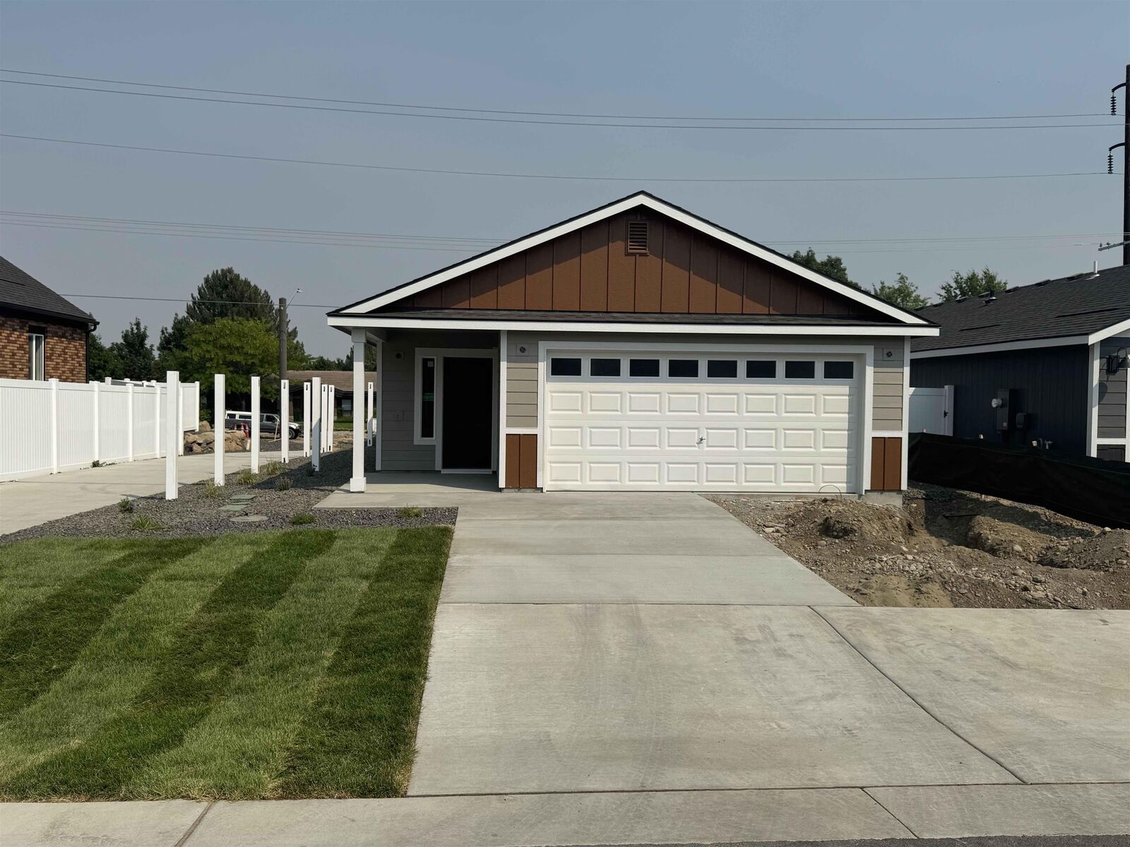 Property Photo: 1009 S Century Rd WA 99037