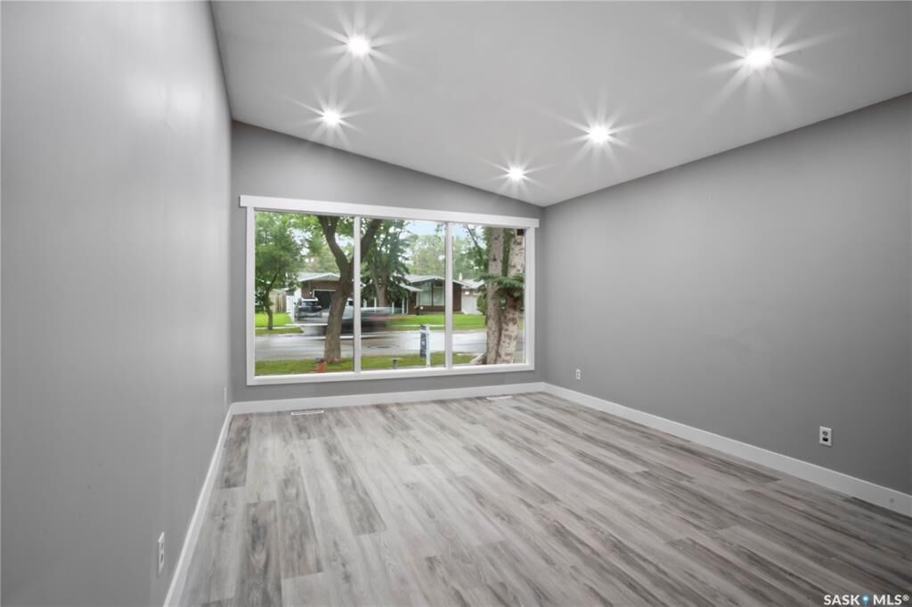 Property Photo:  2905 Grant Road  SK S4S 5G3 
