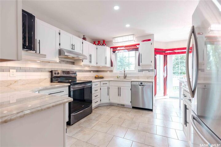 Property Photo: 206 Braemar Bay SK S7V 1A2