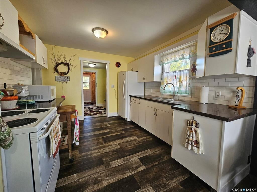 Property Photo: 201 Main Street SK S0M 0Y0