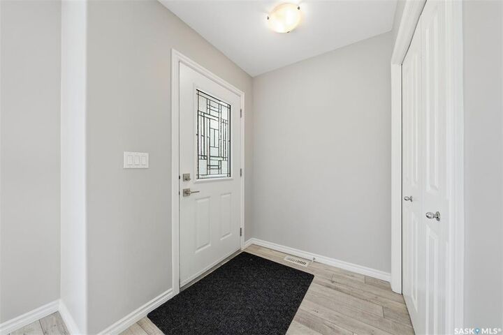 Property Photo: 1430 Hunter Road SK S7T 0T4