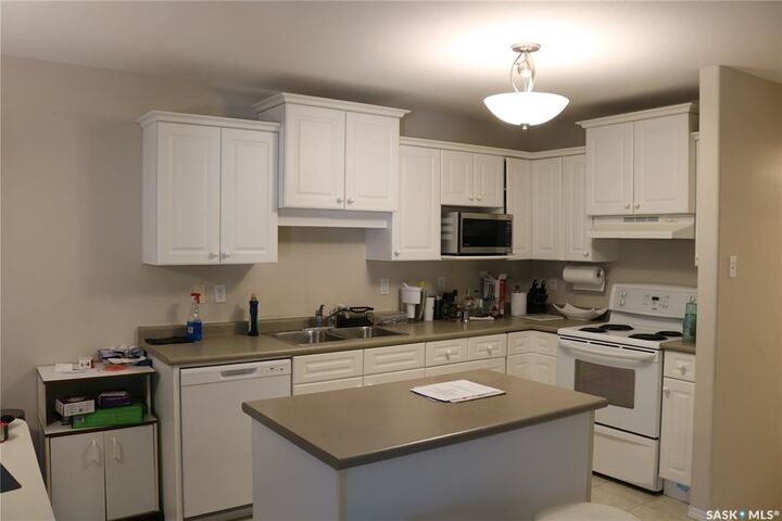 Property Photo: 405 Bayfield Crescent 127 SK S7V 1J4