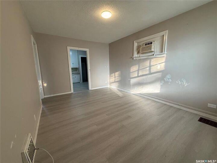 Property Photo: 1705 Quebec Street SK S4P 1J4