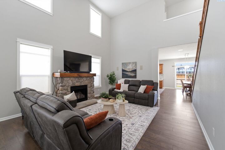 Property Photo:  6313 Balmoral Ct  WA 99301 