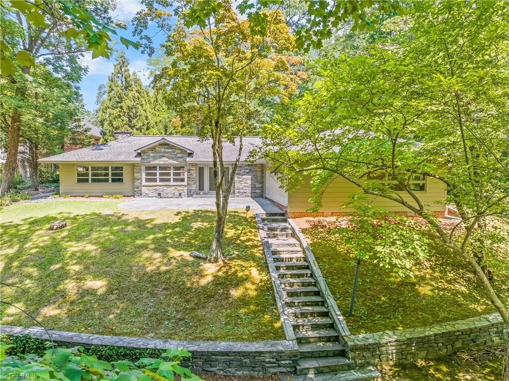 Property Photo: 1112 Ferndale Boulevard NC 27262