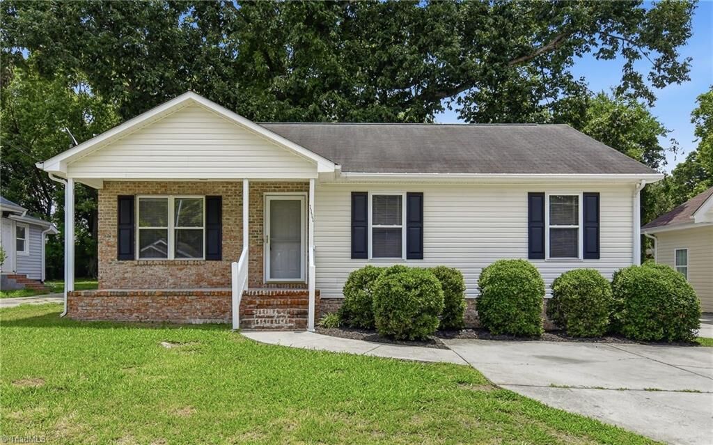 Property Photo: 1111 Caldwell Street NC 27406