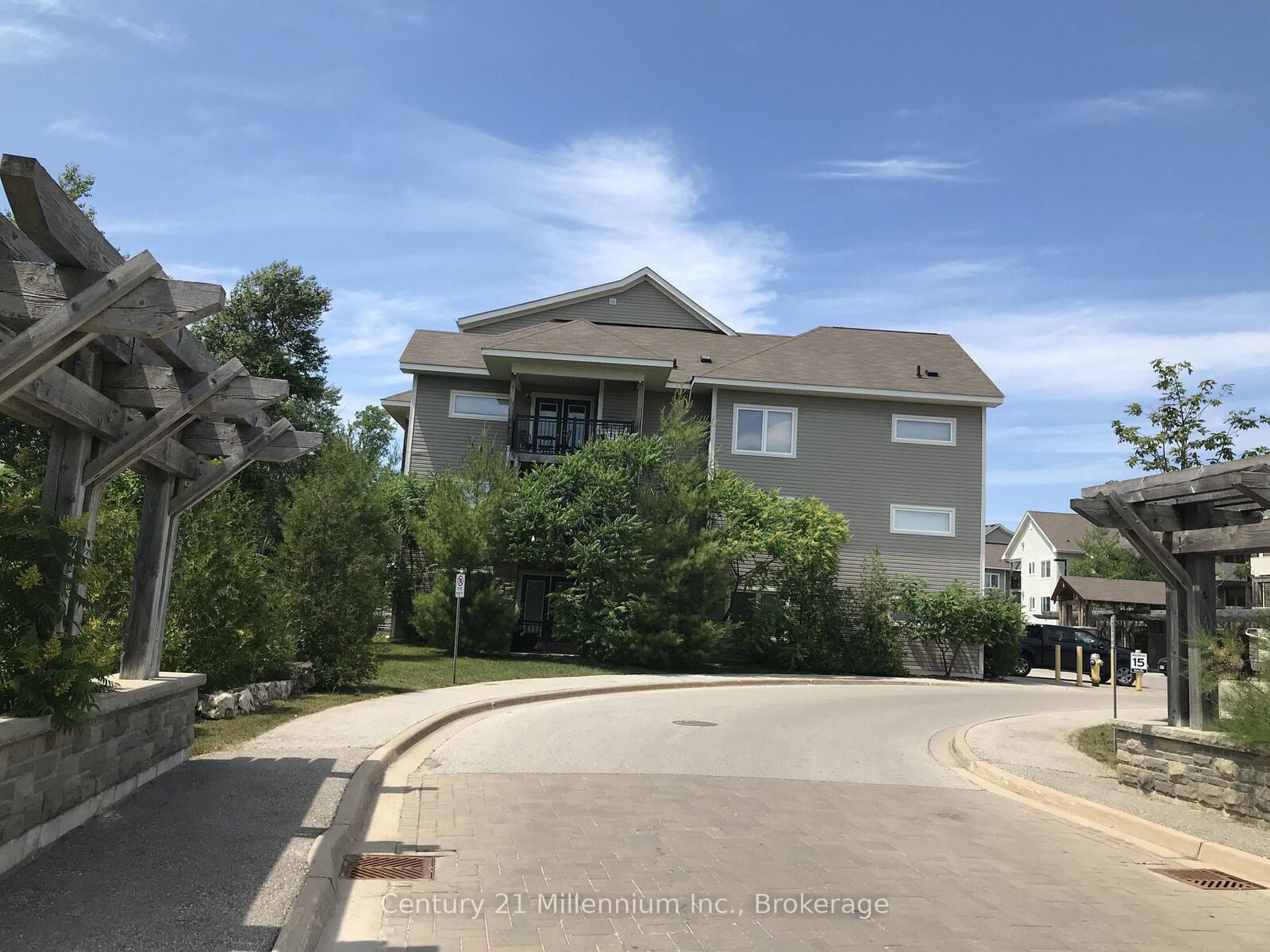Property Photo: 2 Brandy Lane Drive 301 ON L9Y 0X4