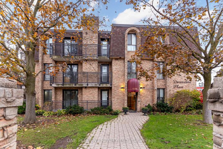 15390 Yonge Street 406 — photo 1