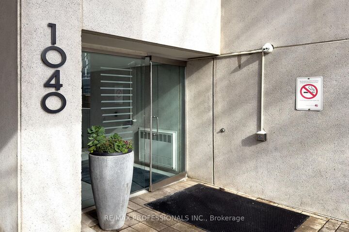 Property Photo: 1040 The Queensway N/A 704 ON M8Z 0A7