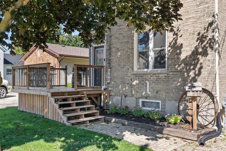 Property Photo: 555 Raglan Street ON N0G 2P0