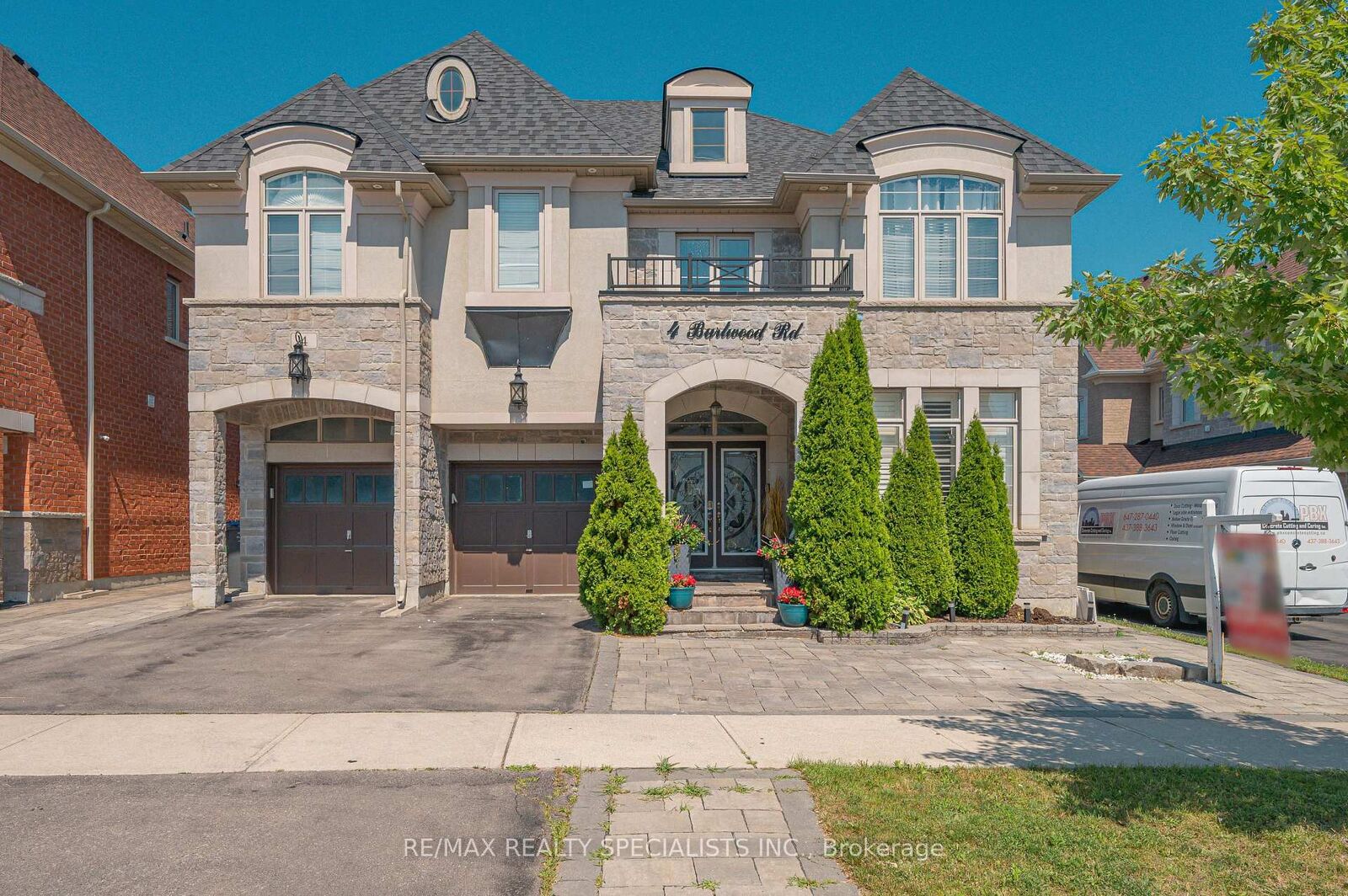 Property Photo: 4 Burlwood Road ON L6P 4E9