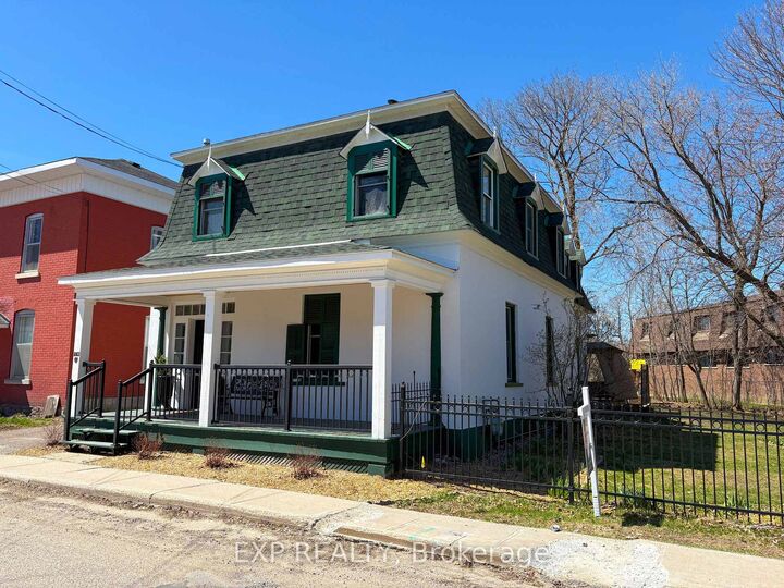 128 Renfrew Avenue E — photo 1