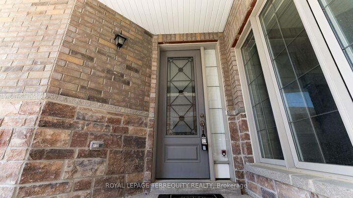 Property Photo:  1818 Lamstone Street  ON L9S 5A1 