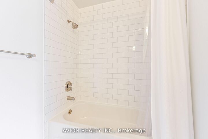 Property Photo:  356 Tampa Drive  ON L4P 3A4 