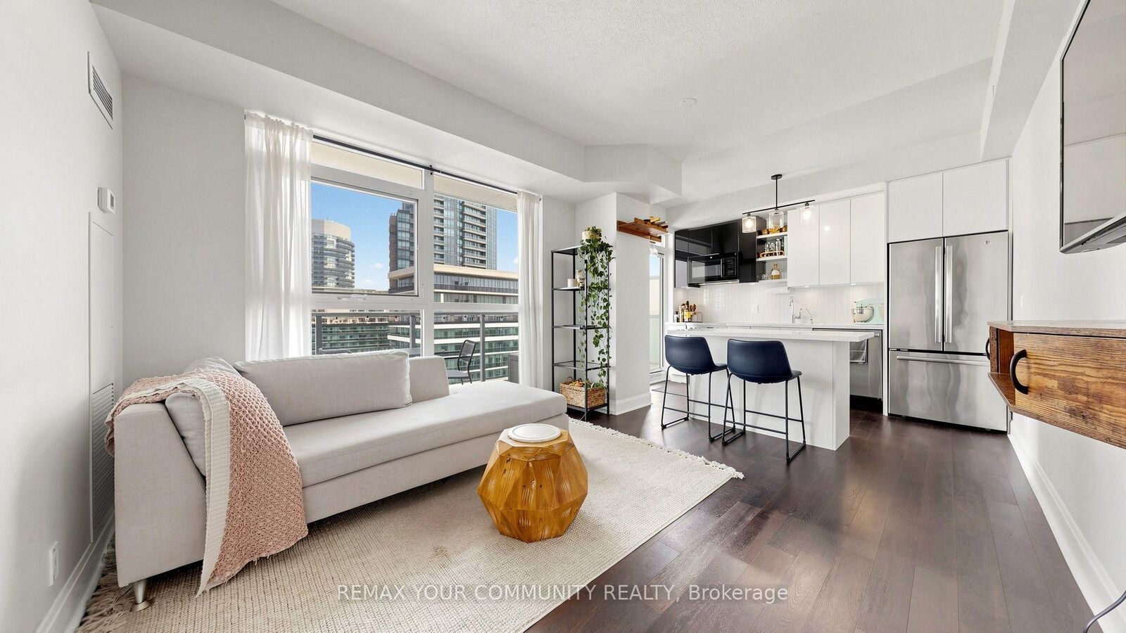 Property Photo:  33 Shore Breeze Drive 1408  ON M8V 0G1 