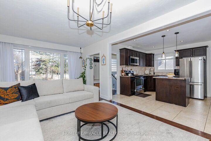 Property Photo: 403 Delrex Boulevard ON L7G 4H8