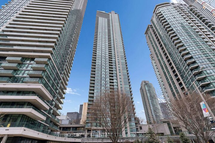 16 Harbour Street 4501 — photo 1