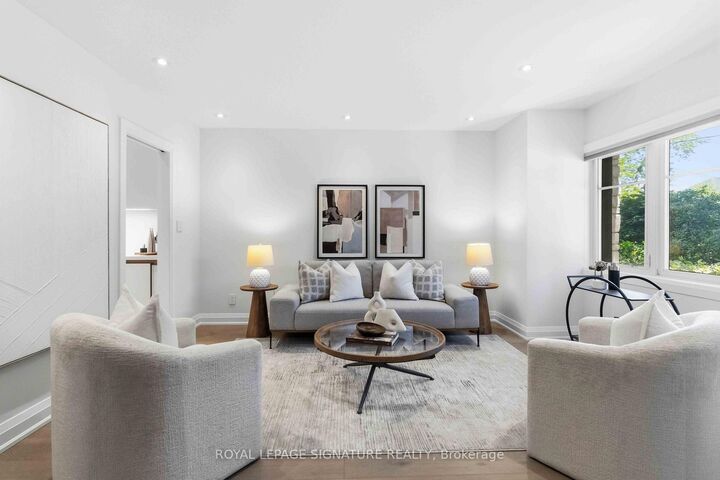 Property Photo: 204 Richview Avenue ON M5P 3G3