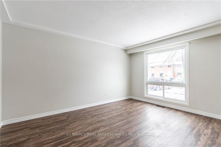 Property Photo: 205 Carlyle Drive 45 ON N5V 3K7