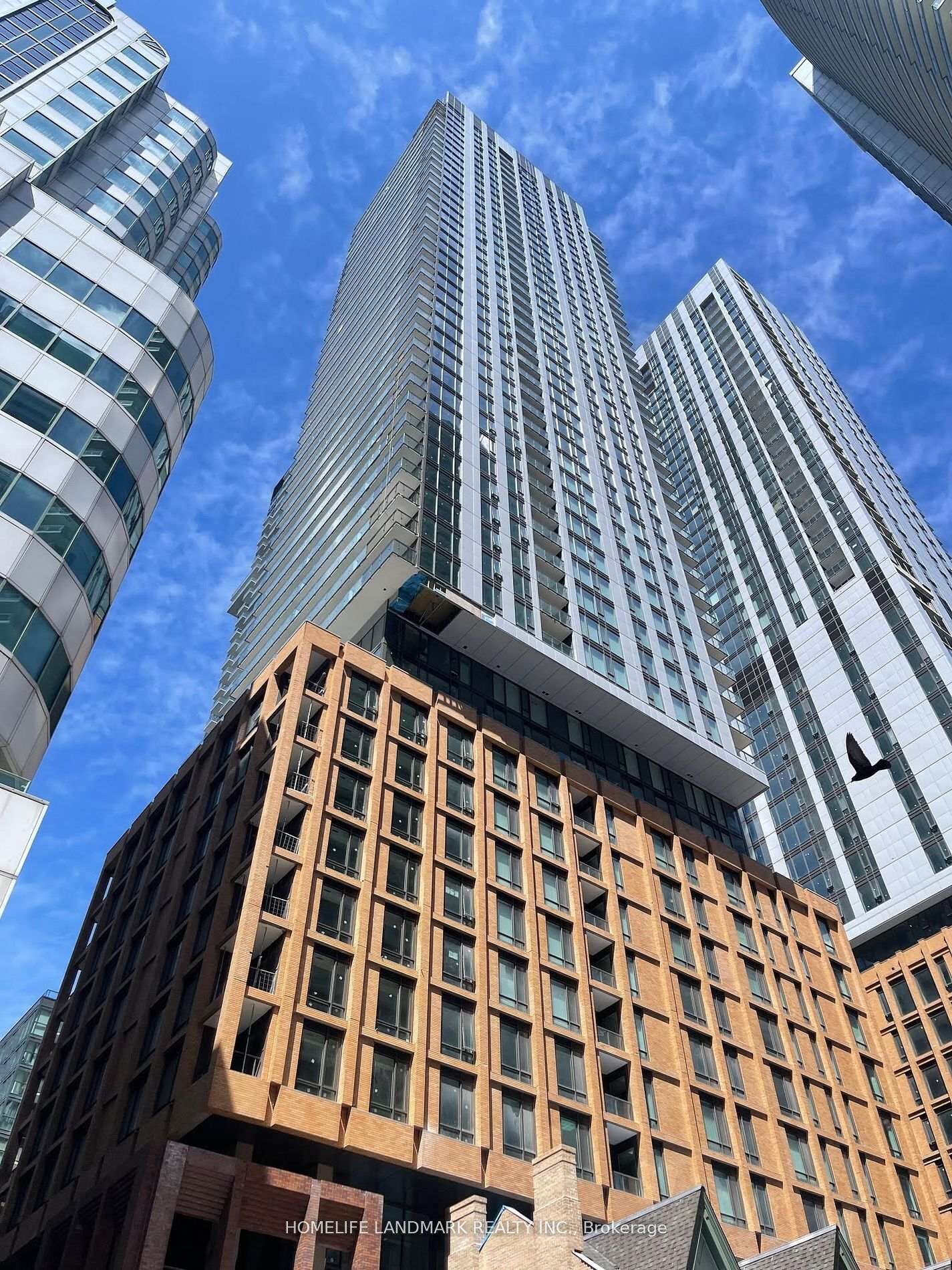 Property Photo:  8 Widmer Street 1002  ON M5V 0W6 