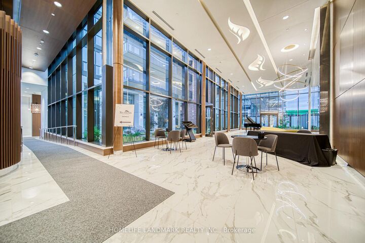 Property Photo: 85 McMahon Drive 2809 ON M2K 0H1