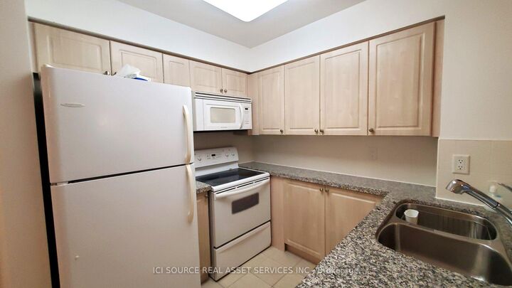 Property Photo: 2119 Lake Shore Boulevard W 316 ON M8V 4E8