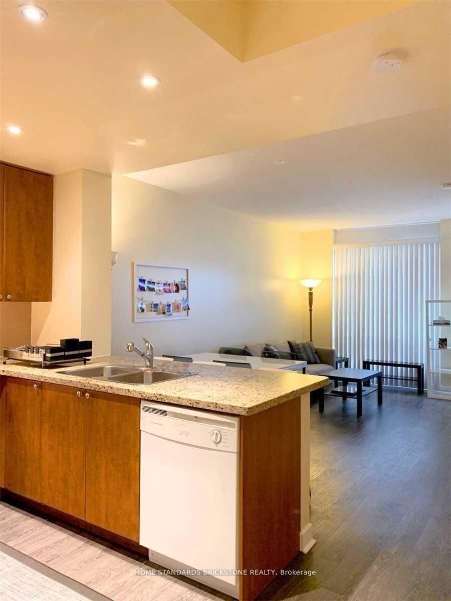 Property Photo: 85 Bloor Street E 908 ON M4W 3Y1