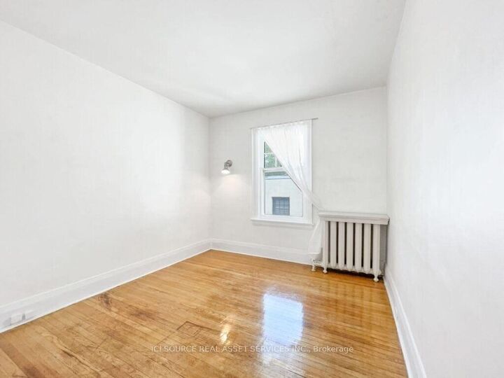Property Photo: 12 Kendal Avenue 5 ON M5R 1L7