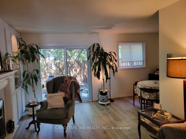 Property Photo: 6 Bowman Way 147 ON L3T 4Z7