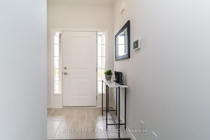 Property Photo: 2910 Tokala Trail 52 ON N6G 0T9