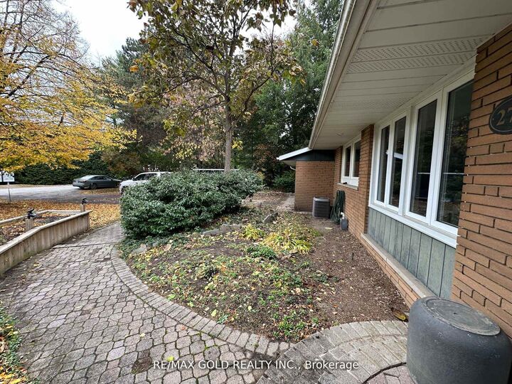 Property Photo: 275 Eastcourt Road ON L6J 4Y5
