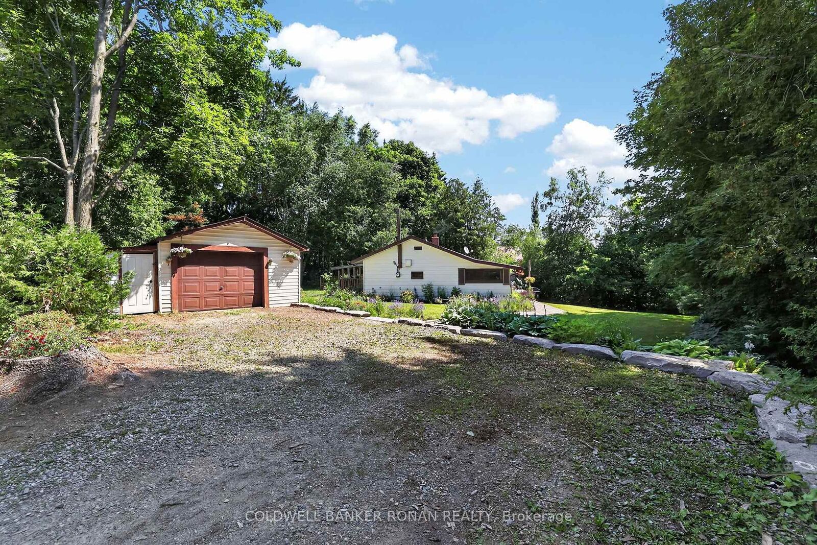 Property Photo: 16 Dean Road ON L9V 3E7