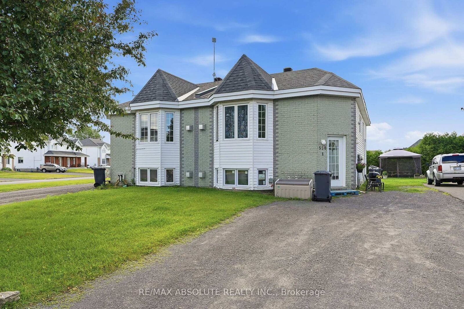 Property Photo: 550-552 Mario Street ON K6A 3V3