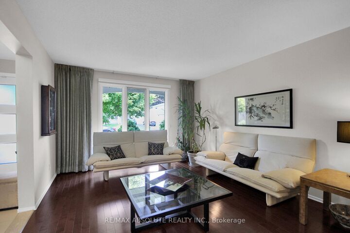 Property Photo:  79 Shoreham Avenue  ON K2G 3X3 