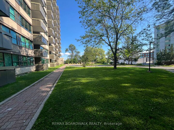 Property Photo:  555 Brittany Drive 407  ON K1K 4C5 