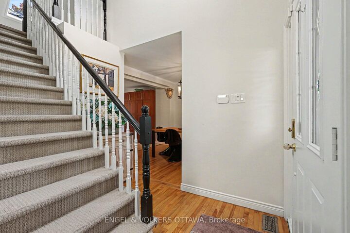 Property Photo: 176 Sanford Avenue ON K2C 0E9